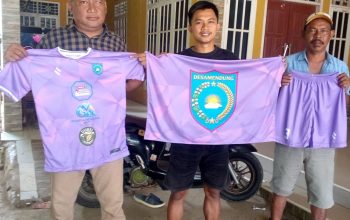 Sambut HUT RI ke-81, Desa Mendung Cibaliung Gelar Tradisi Sepak Bola Antar Instansi